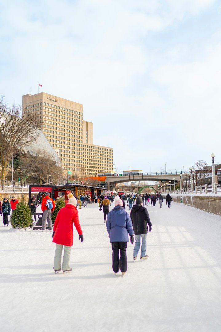 What to Eat Before Skating the Rideau Canal: A Dietitian's Fuel Guide
